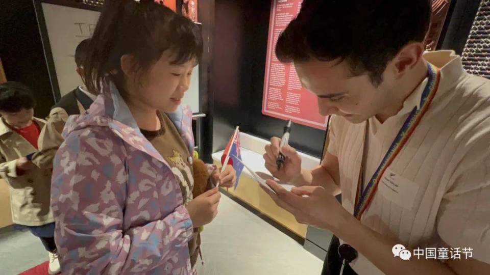 向世界讲好中国故事“小小外交官”走进新西兰驻华大使馆 向世界讲好中国故事“小小外交官”走进新西兰驻华大使馆