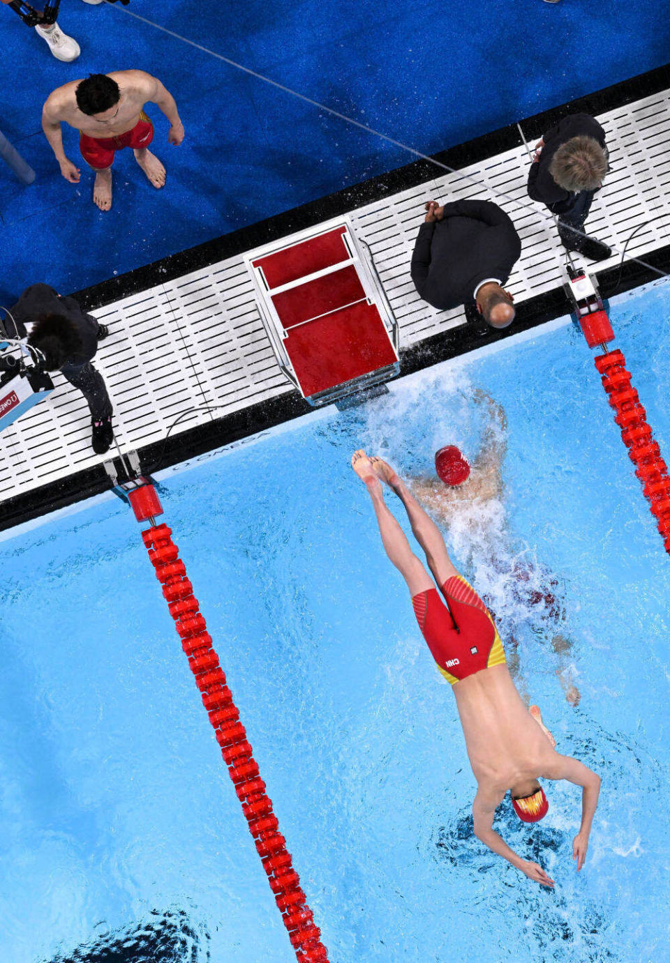 中国队夺得男子4x100米混合泳接力金