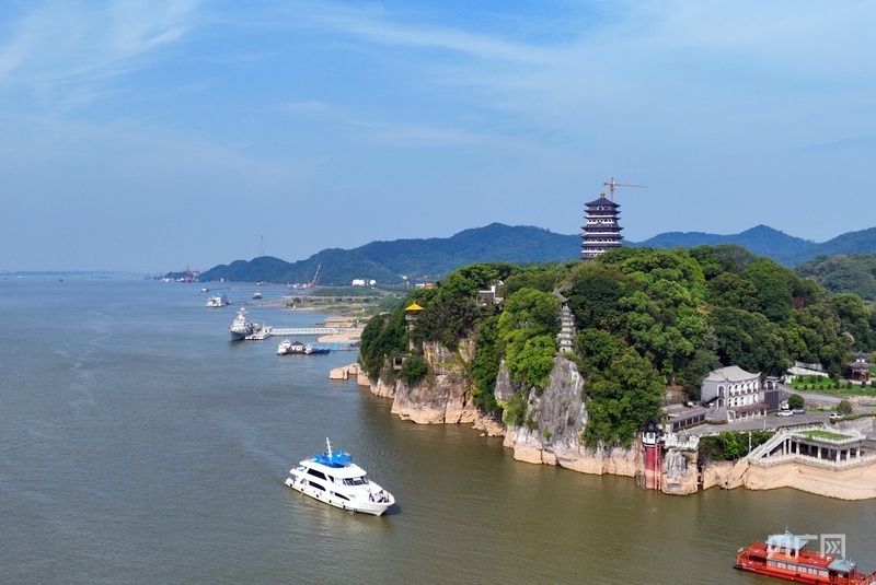 鄱阳湖水位跌破16米  仍呈下降趋势