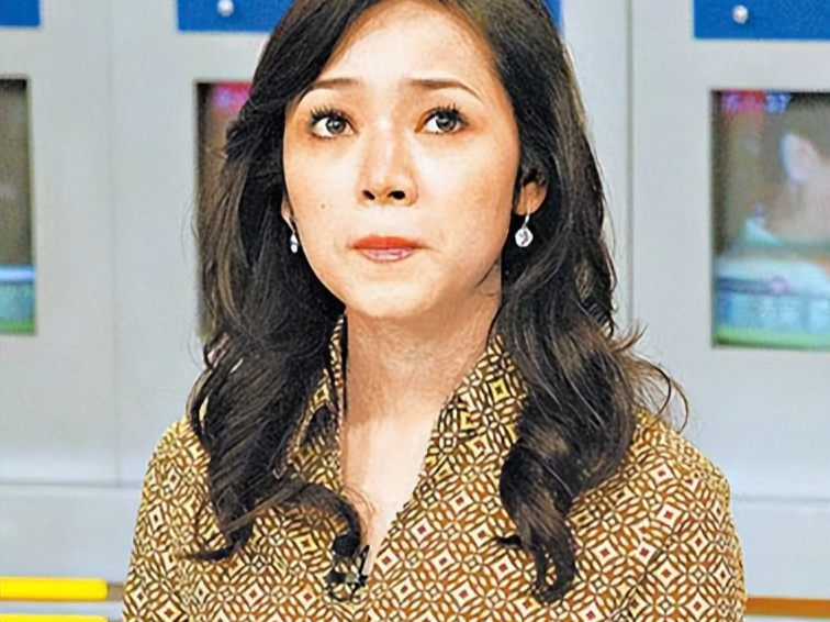 邱嘉雄,更渴望一个温柔,弱小的女人陪伴其右,而刚好林月云符合这个