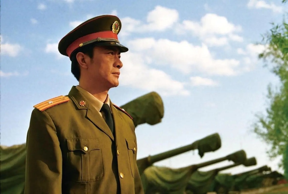 纪念烈士苏宁长影拍摄了这部炮兵少校