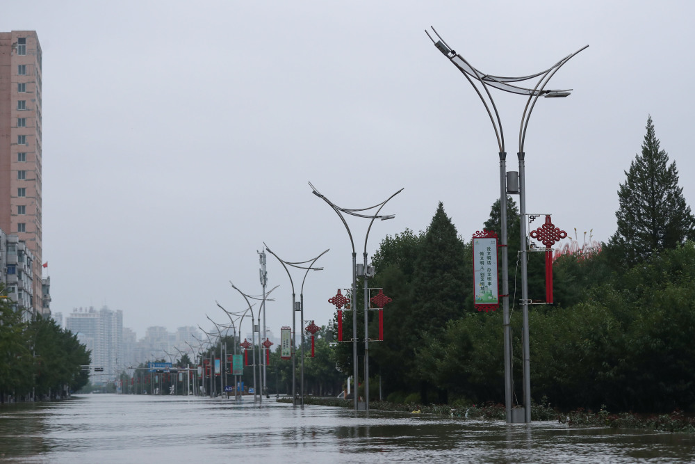 新华全媒 |记者现场探访鸭绿江水情