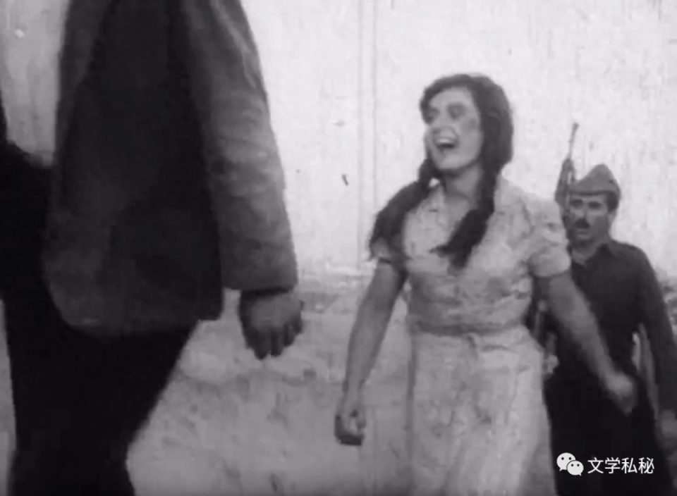 《海岸风雷》中为何要加进原话剧里没有的水手与女郎调情的场面?