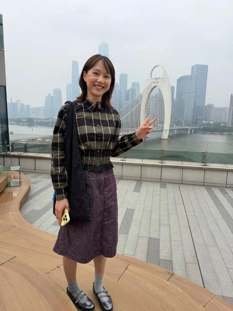广州女孩清华硕士毕业做纹眉师一年，曾最高月入10万元_腾讯新闻