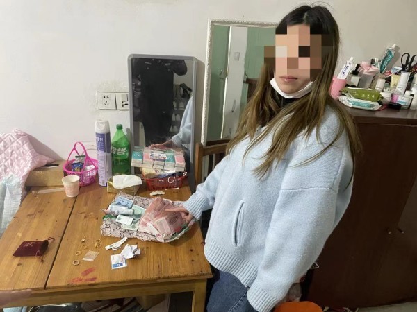 金山一女子盗窃闺蜜财物竟还陪同报案