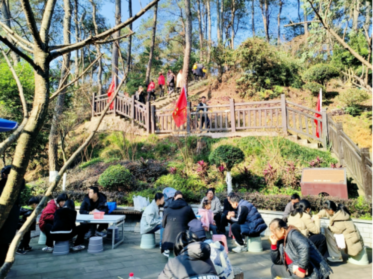 重庆巴南区:南温泉春节期间市场红火 游客同比增长30%_腾讯新闻