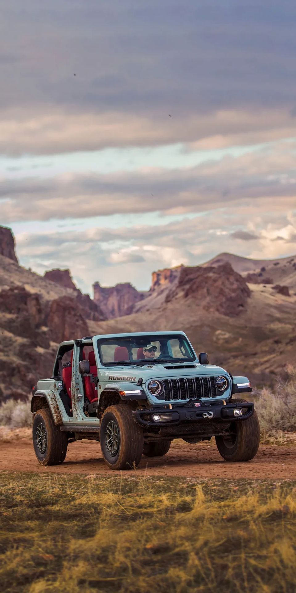 手机壁纸,点击图片,长按保存图片,在手机"设置"中添加成桌面或锁屏