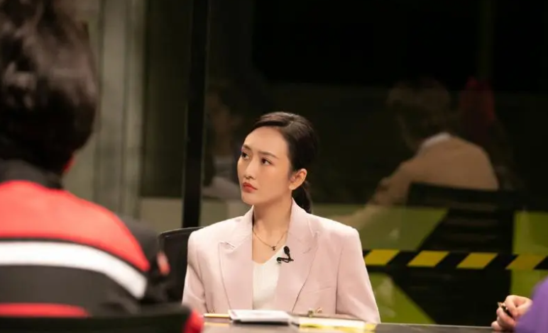 41岁王鸥产后急着复工,网友:这是嫁入豪门没安全感?_腾讯新闻