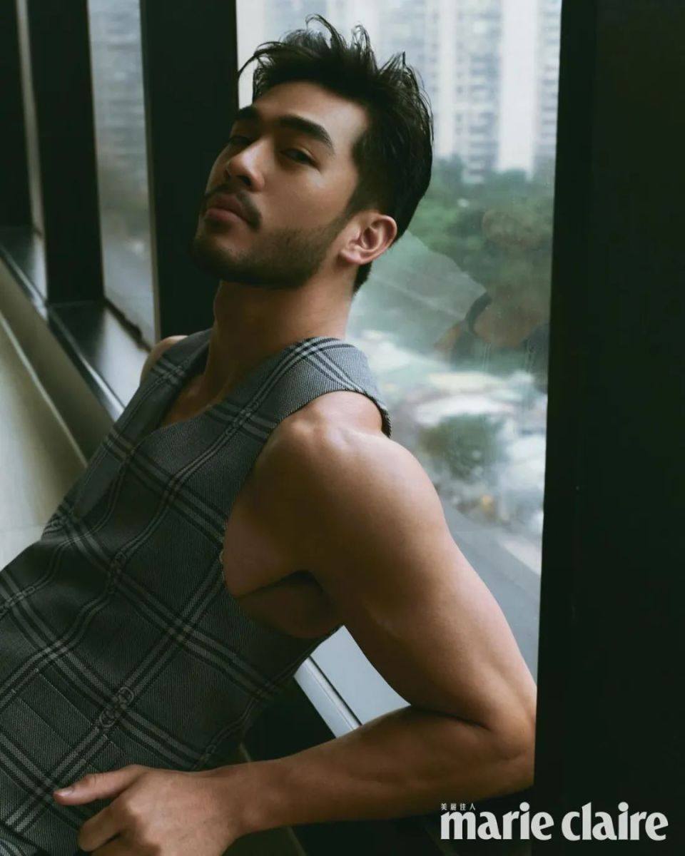 ok 下面请欣赏这位帅哥,登上《嘉人marieclaire》中文版杂志封面的一