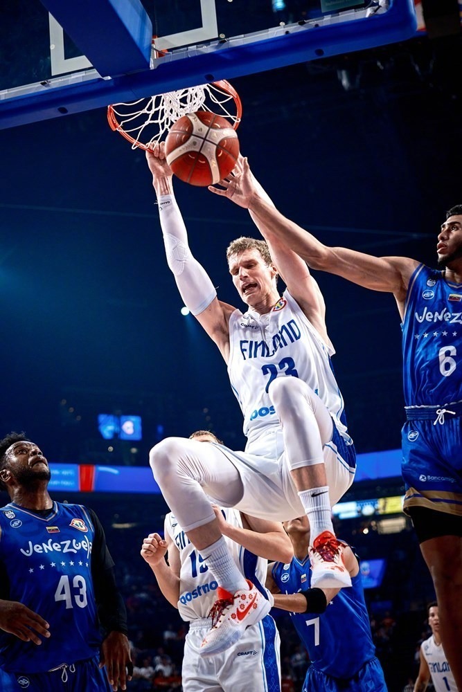 伤仲永！沈梓捷：我和马尔卡宁当过队友 现在他是NBA全明星我只能仰望_腾讯新闻