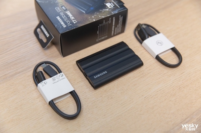 海量空间三星移动固态硬盘t7shield4tb版本简测