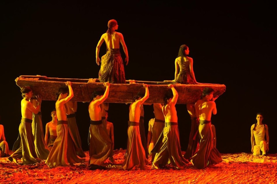 共赏精品项目唤起家国情怀张继钢力作舞蹈史诗黄河震撼巨献精彩夜吉林