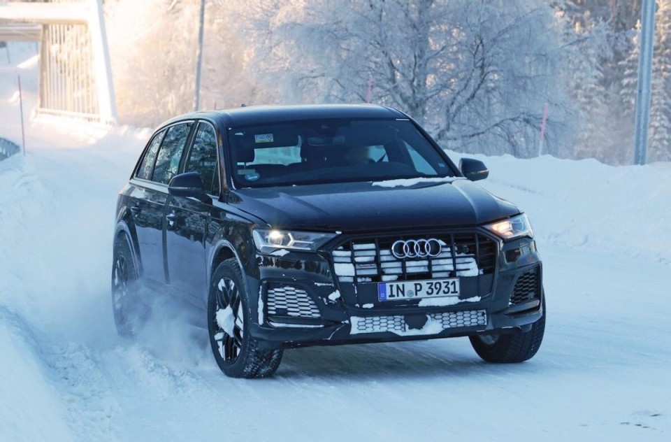 全新奥迪q9被曝光,分体大灯与鱼尾灯都来了,颜值,动力是亮点_腾讯新闻