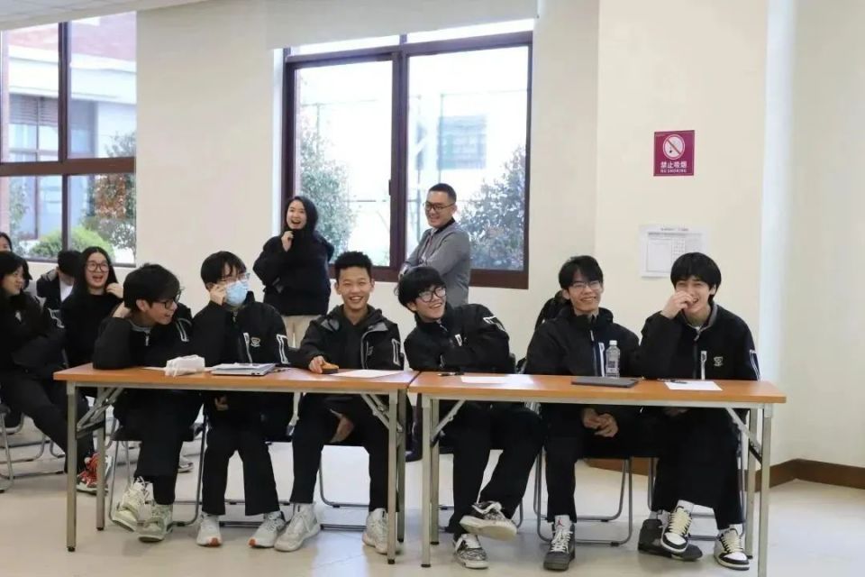 均衡的餐食,中餐,西餐及国际风味美食,多样的选择满足不同学生的口味