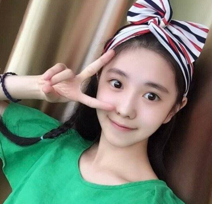 刘浩存被质疑整容?近照脸型认不出,网友p图还原五官变化!