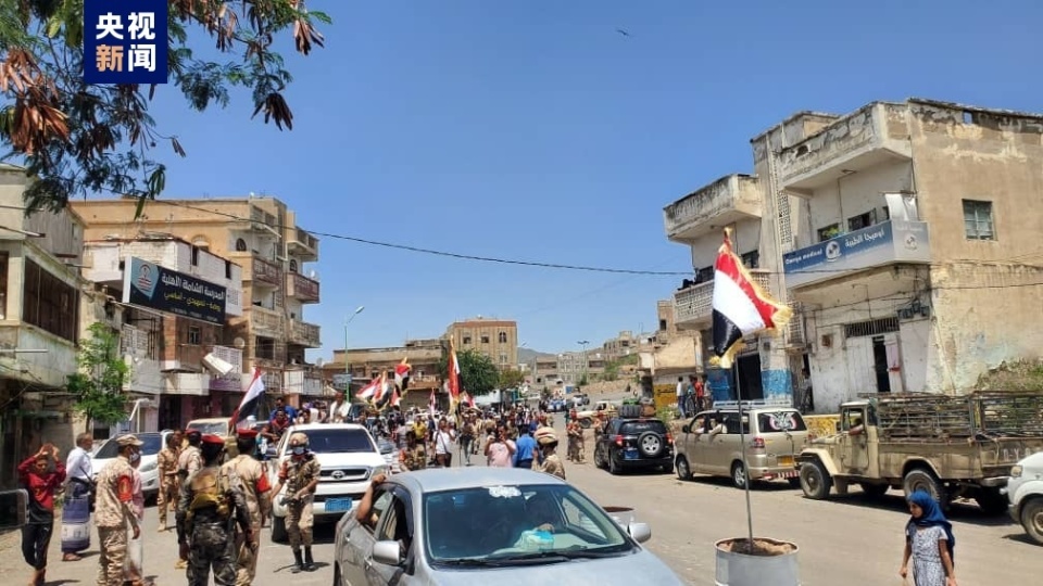 据悉,这条公路是也门人口稠密的塔伊兹同外界联通的主要通道.