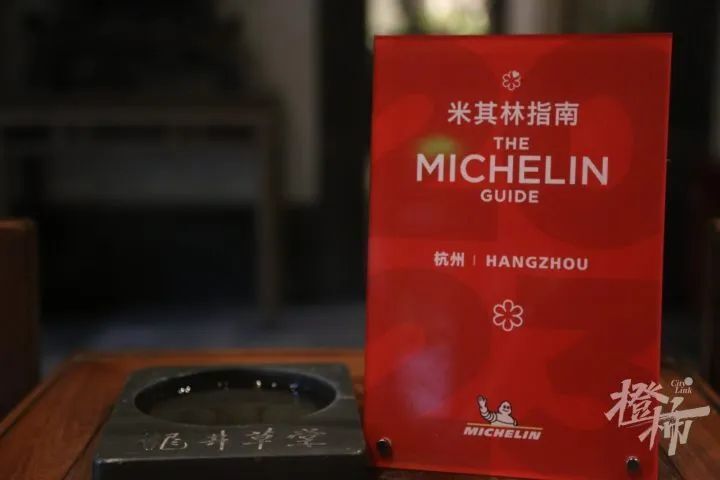 有人将龙井草堂称为"高级农家乐",主理人阿戴一点都不在乎这说法,开了