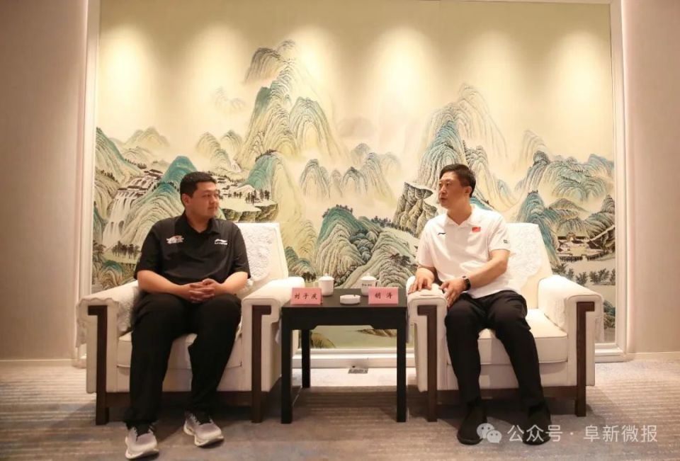 胡涛会见辽宁篮球俱乐部客人