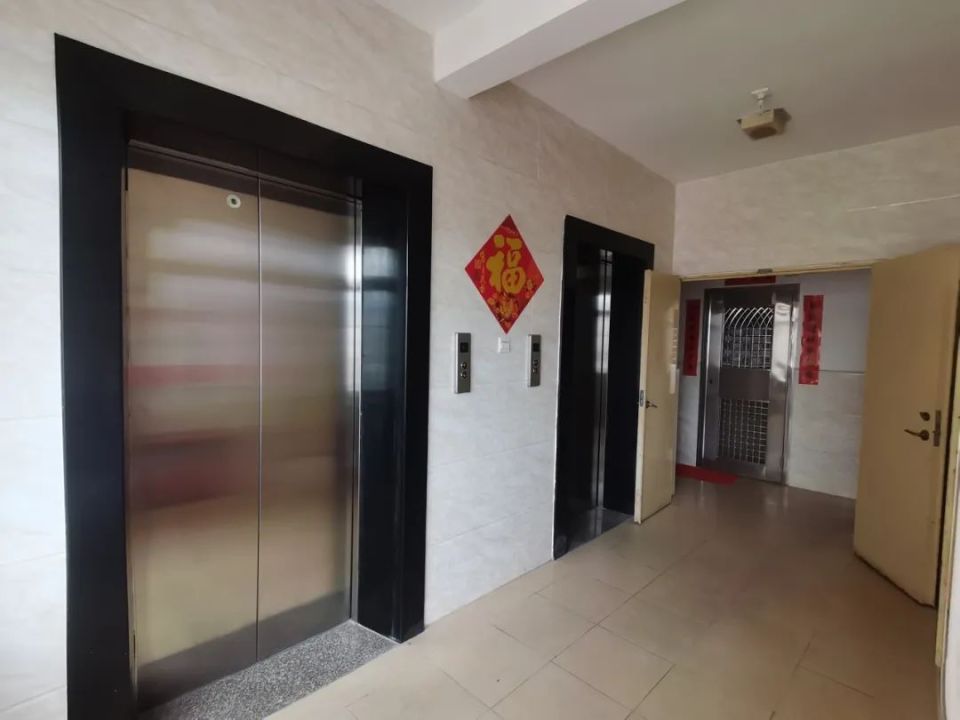 7万!30年老楼楼道焕然一新