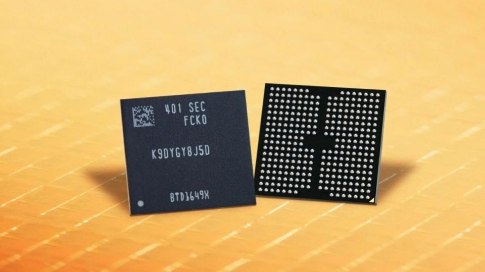 传三星完成900层NAND闪存原型开发，利用CMB技术实现堆叠_腾讯新闻