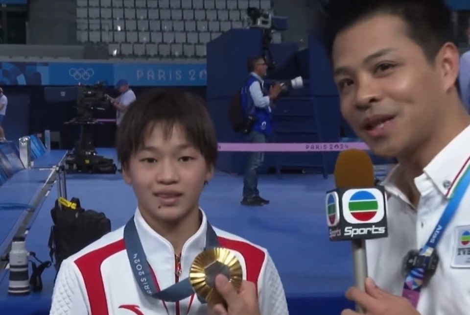 全红婵接受何冲采访:三年来很不容易,对不好的评论感到无所谓