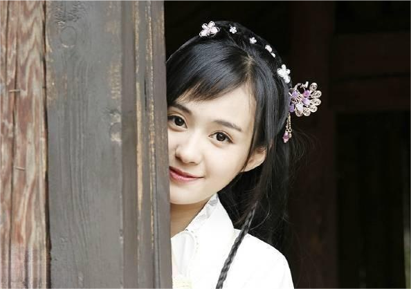 刚进公司正赶上万合天宜发展势头特别好的时期,拍完《名侦探狄仁杰》