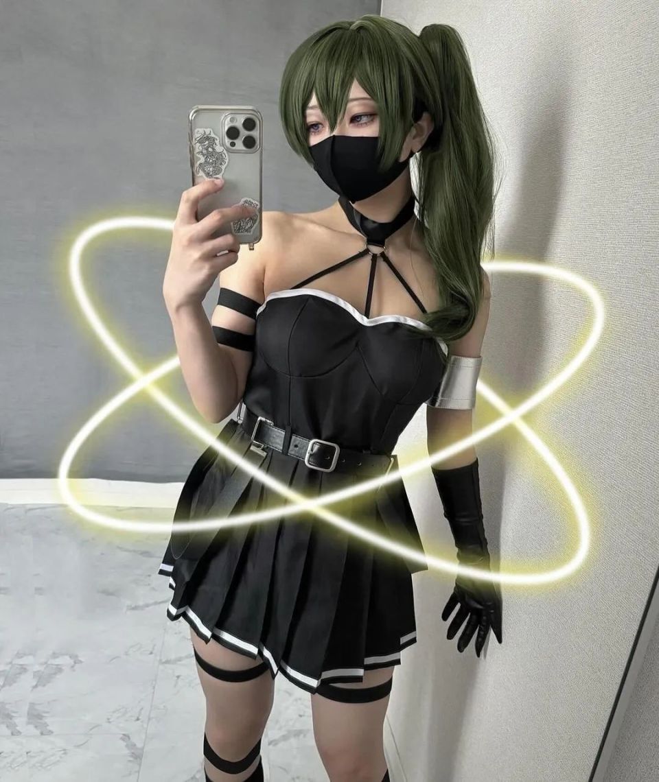 日本人妻cos《葬送的芙莉莲》尤贝尔:死鱼眼超还原