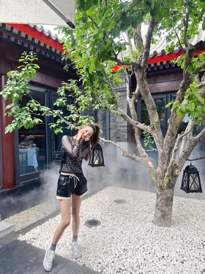 翟晓川妻子晒定点投篮视频网友打趣你投得比李慕豪都准