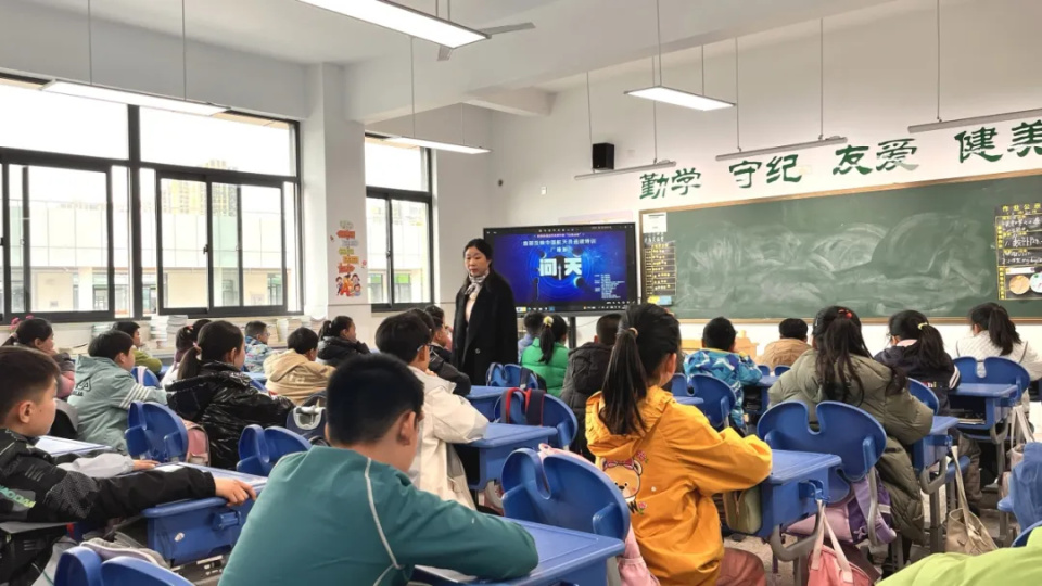 一堂治愈心灵的"耳朵上的思政课" 一次拥抱梦想的"问天"之旅_腾讯新闻