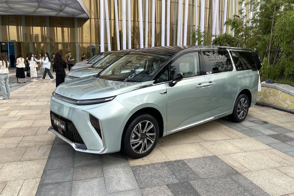 上汽大通插电混动mpv同步推出两款新车,新品正面对标传祺和腾势