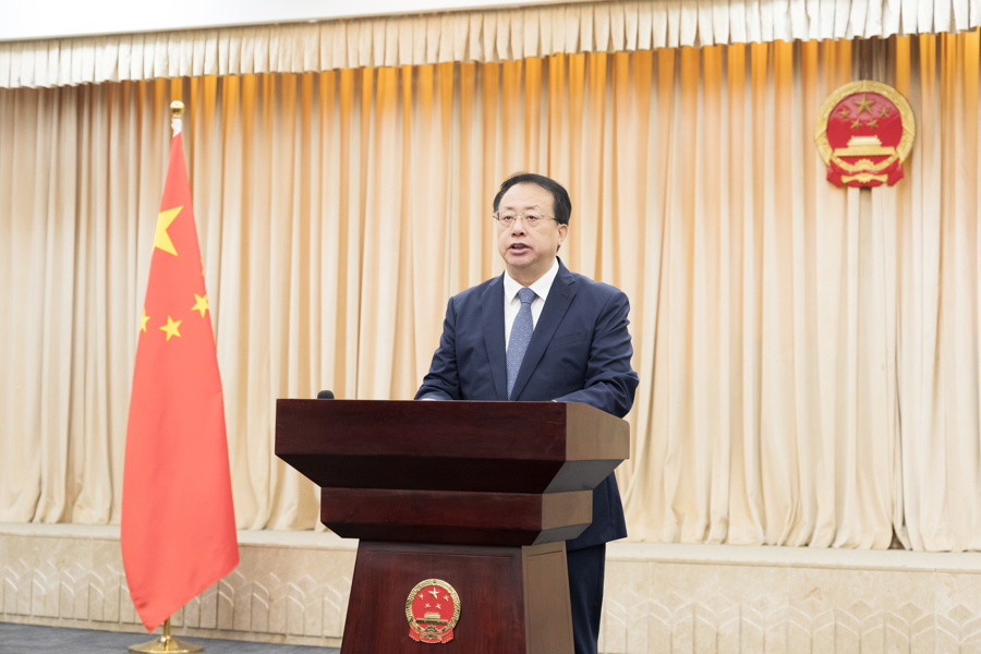 上海市人民政府任命的国家工作人员宪法宣誓仪式举行龚正市长监誓