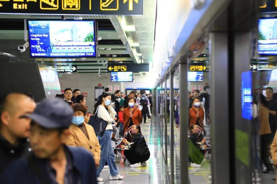 全国五一劳动奖｜352公里轨道筑城，青岛地铁硬核实力获认可_腾讯新闻