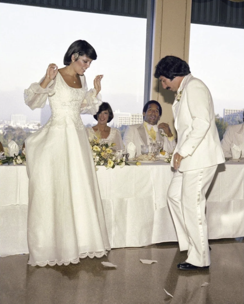 名利场||“杀妻案”主角辛普森去世，他跟第一网红卡戴珊家族到底是什么关系？-腾讯新闻