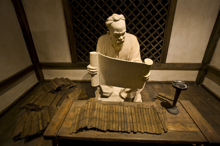 古代人与现代人,究竟谁更爱读书?