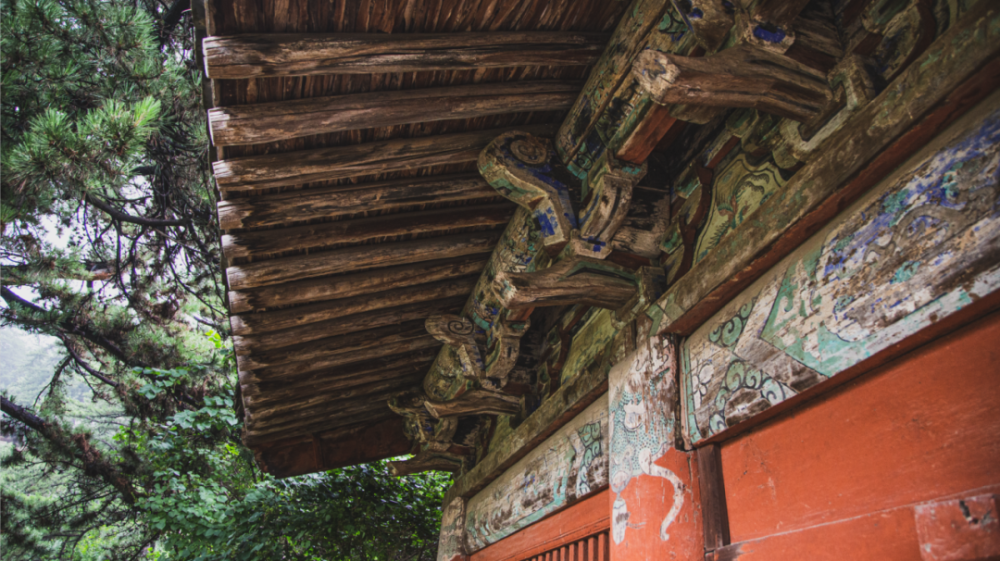 佛光寺东大殿烟雾缭绕的五台山,满满地承载着信众香客的愿望,一年四