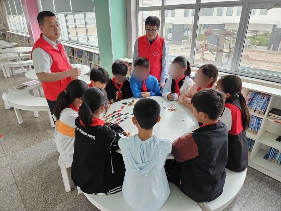 游戏 健康快乐成长"为主题的科普教育课在江苏太仓市明德高级中学开讲