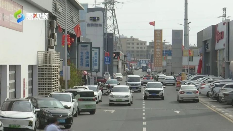 比亚迪王朝网惠州惠迪4s店市场总监 张景龙:"优惠幅度主要取决于