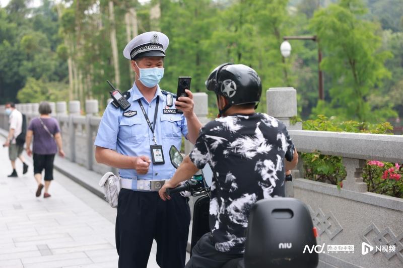 广州交警重点整治电动自行车,多人因交通违法被查