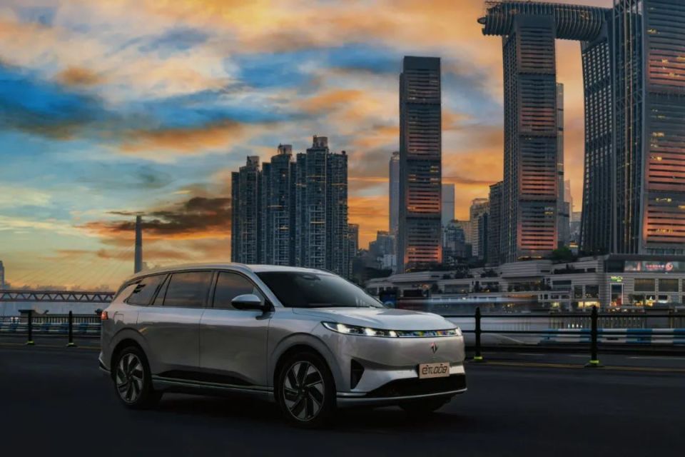 不到19万买真中大型,轴距3米,续航1500公里,问界m7瑟瑟发抖!