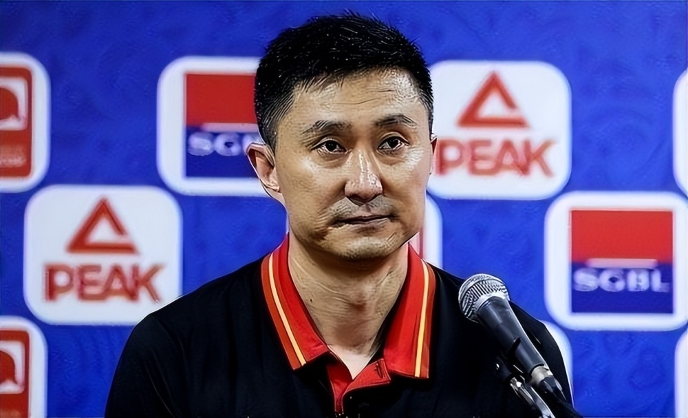 名记:杜锋多年没换微信头像 这两天换成了蓝天白云风景照_腾讯新闻