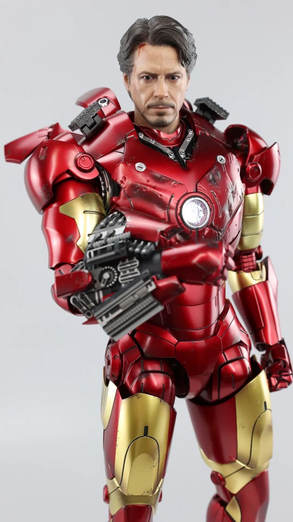 同时开箱1500元和3000元的合金钢铁侠手办,差价这么大能有多少区别?