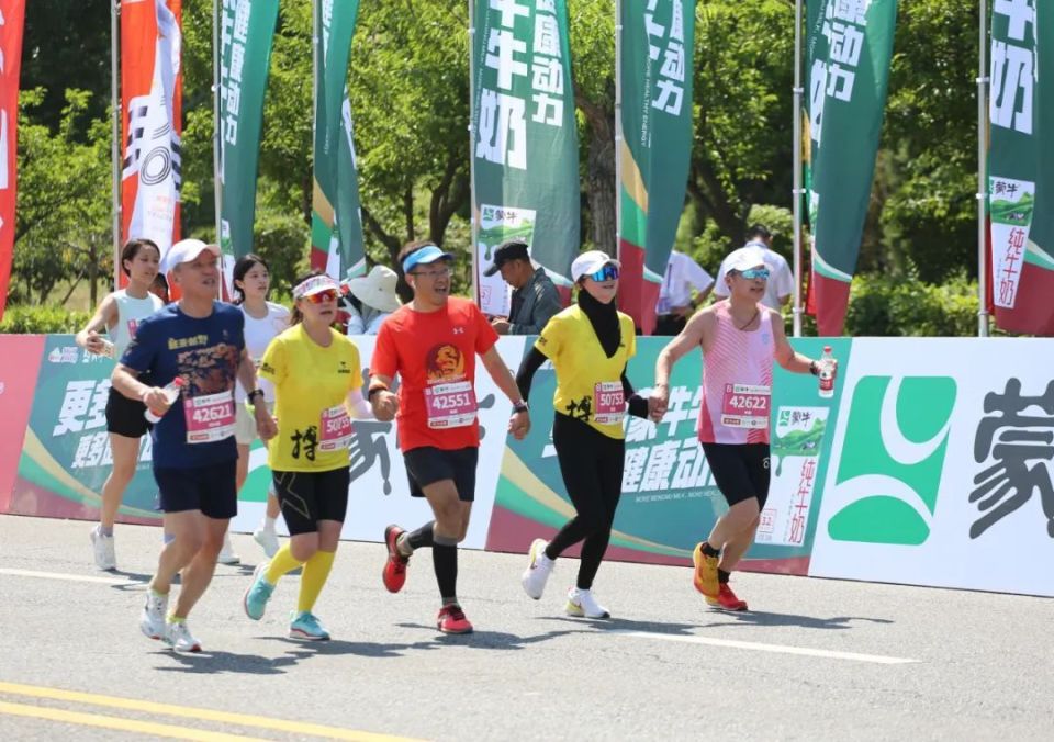 "跑遍辽宁 奔赴山海 前程是锦"2024锦州马拉松火热_