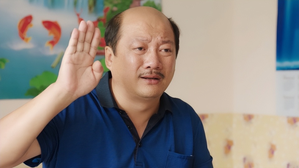 本场比赛,东北著名喜剧明星赵本山和徒弟,"象牙山f4"之一的刘能扮演者