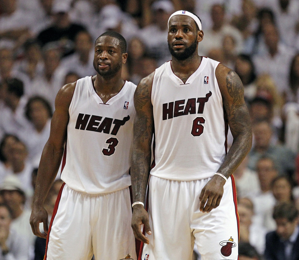 天赋带到南海岸13年前的今天詹姆斯加盟热火组成三巨头