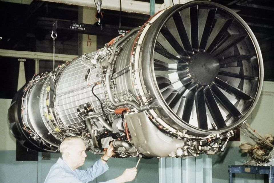 推发动机了f414发动机是美国的通用研发和生产的先进战斗机涡扇发动机