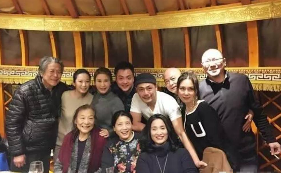 《黑洞》演员黄翀去世，仅57岁，疑精神分裂轻生，账号已停更4年_腾讯新闻