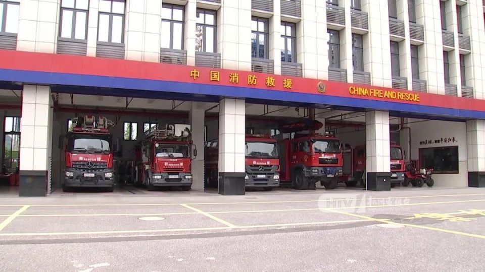 "血液中流淌的一种使命和责任!"杭州高架救人的消防员"本尊"来了