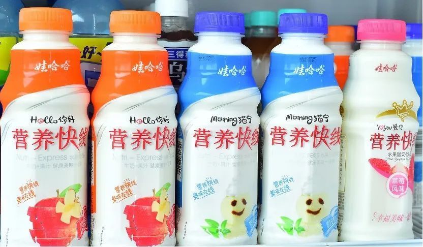 娃哈哈营养快线惊现蛆虫！是生产问题？还是仓储惹祸？