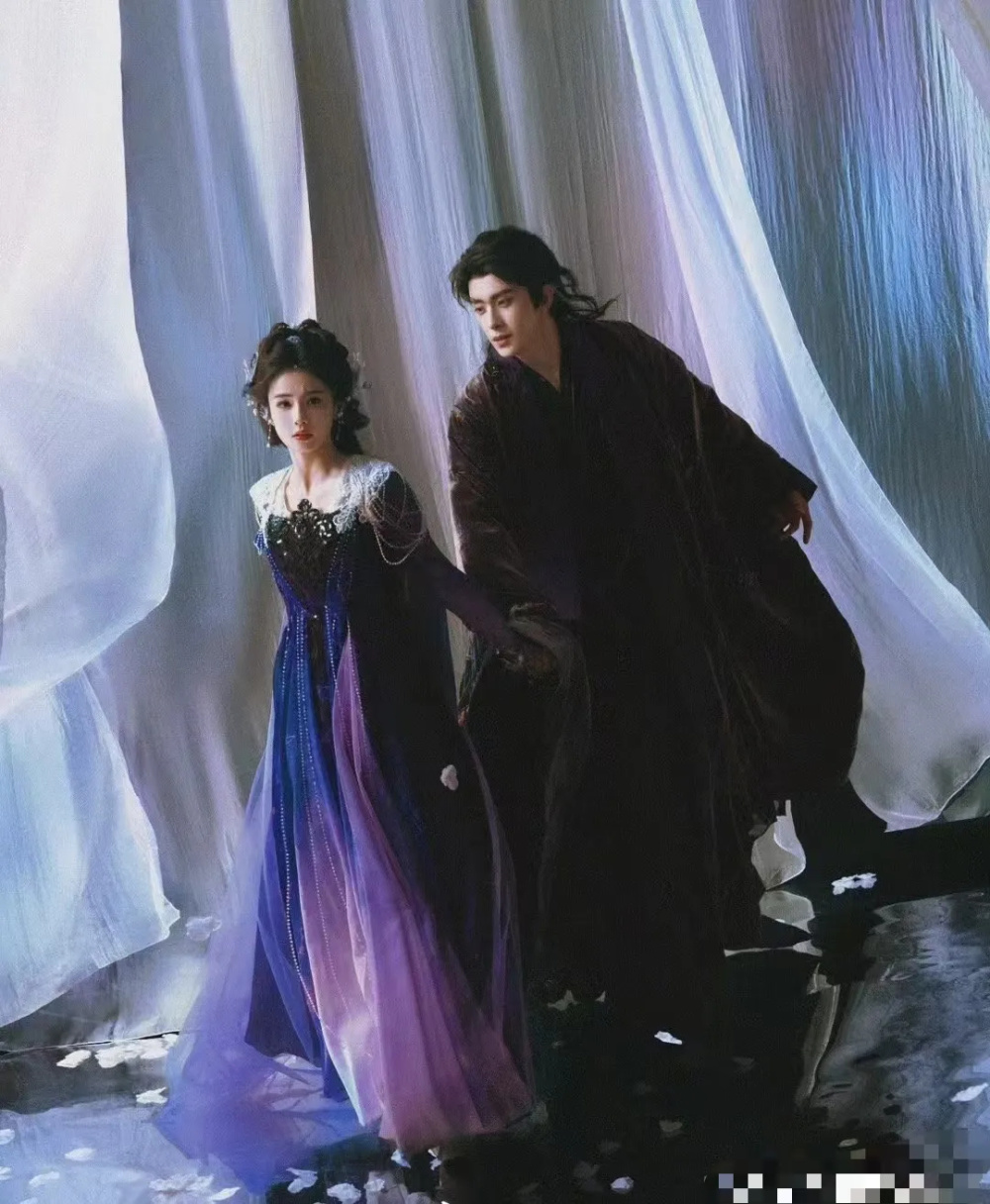 国色芳华、白月梵星热度高，但豆瓣开分7.8、5.9，古偶赛道太卷了-腾讯新闻