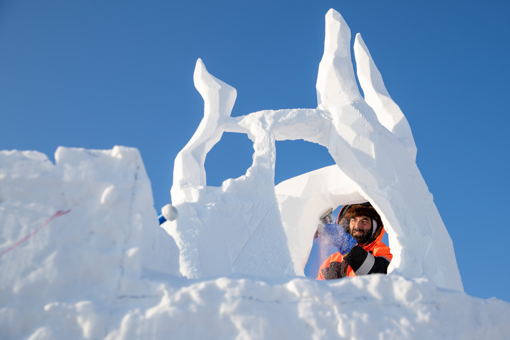 多國雪雕藝術家冰城秀技_騰訊新聞